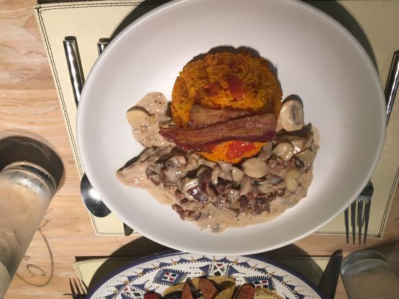 Bob ‘s chicken Phillips.  The wine mushroom sauce was very good