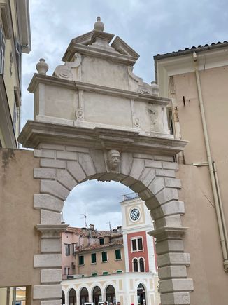 The Balbi Arch... you don't like my looks?  Check out the other side.