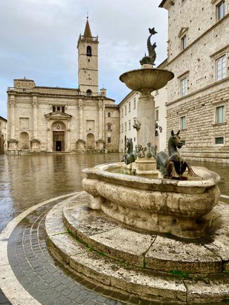 Ascoli Piceno - Piazza Arringo