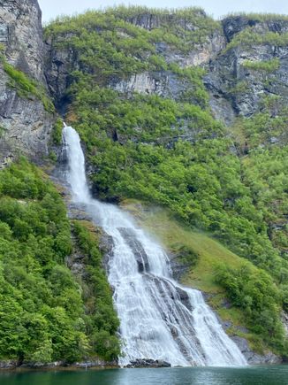 From the ferry to Geiranger 