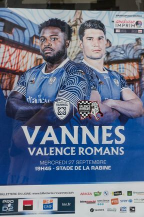 This initial overview begins with a rugby poster. Many French folks prefer this sport to soccer and regard fans of the latter as redneck 'boeufs'. Around the time of our arrival, Vannes had apparently lost the rugby championship by a mere single point! 