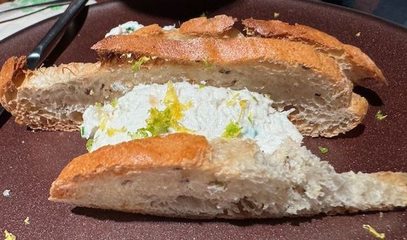 Crab crostini at Altrove