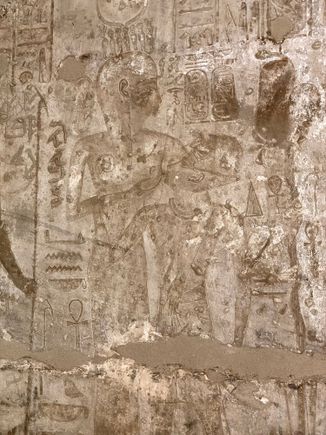 Fascinating carvings on the wall 