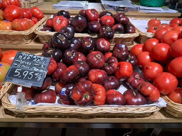 Have you ever seen more beautiful tomatoes?  And for under $3 per pound????