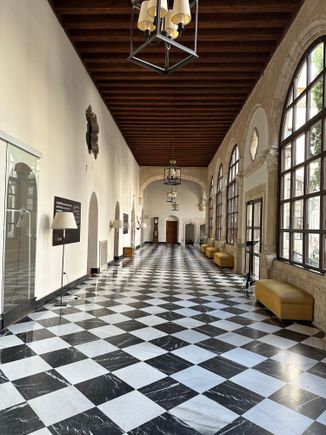 Parador hallway enclosing the courtyard
