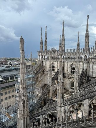 We were in awe of the rooftop. It is so spectacular. 