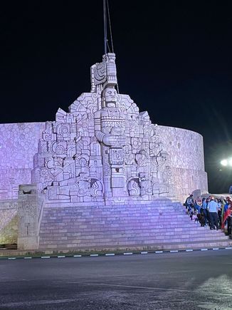 Paseo de Montejo ends in the monument which is very interesting and you could spend an hour reading and looking at the detail