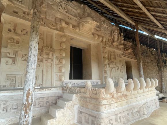 Side view of the opening.