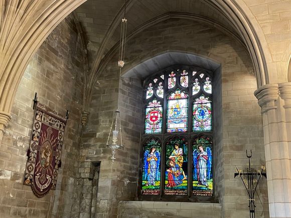 This is the John Harvard chapel. Harvard inherited money sailed to Boston and then gave his 400 book library and money to start Harvard University.  Wait...what...Harvard was founded by a foreigner???  Interesting