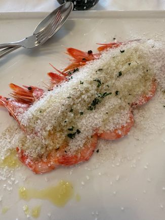 Five Gallipoli shrimp baked in salt (Gallipoli is close by)