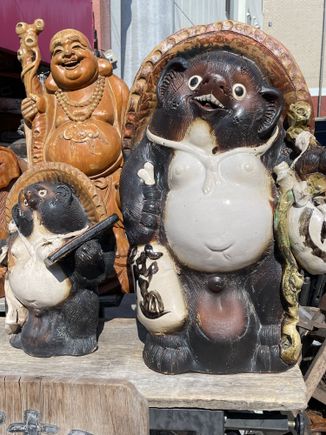 It’s not just frogs. There has to be a tanuki somewhere! 