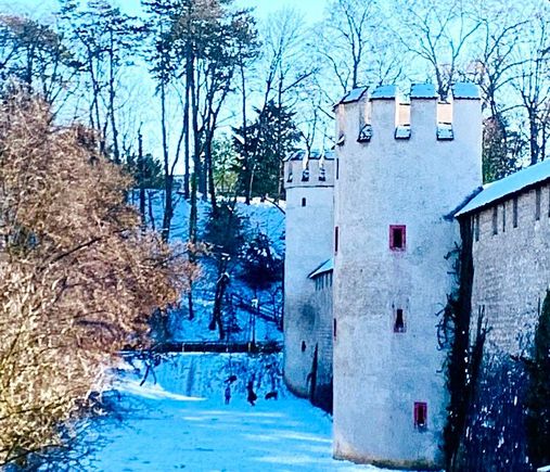 
This is one of Basel’s oldest neighborhoods, with buildings from the 12th to 21st centuries. Sadly, many visitors miss seeing it. Too bad, as it has museums, good restaurants (St Alban Stube is a favorite) and non-chain shops. 