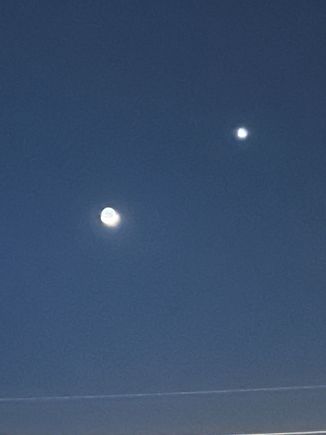 The moon and Venus tonight around 7:30 PM
