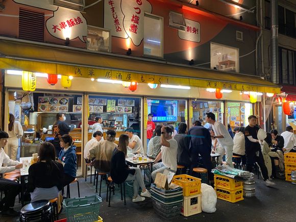 Small restaurants abound in this area! 