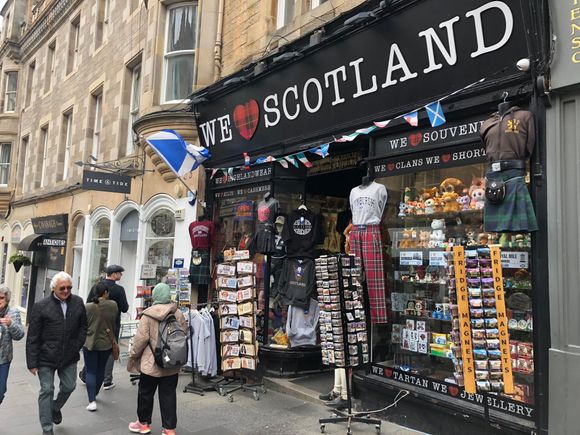 Walking to the Royal Mile