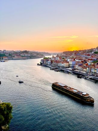Sunset from top deck of Luis I bridge 