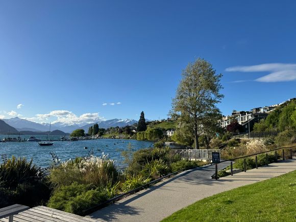 Beautiful Lake Wanaka - we stayed in 3 lakefront towns - Queenstown, Te Anau, and Wanaka - and we enjoyed all of them. A beautiful, pristine lake really adds another dimension to a place.