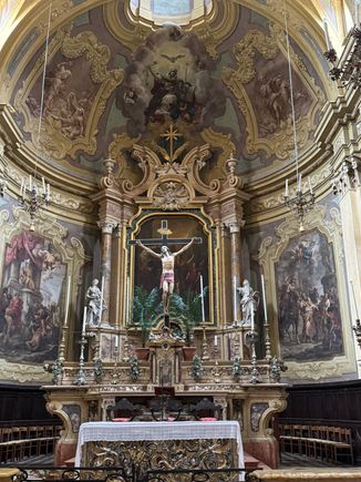 Altar in San Vitali Church