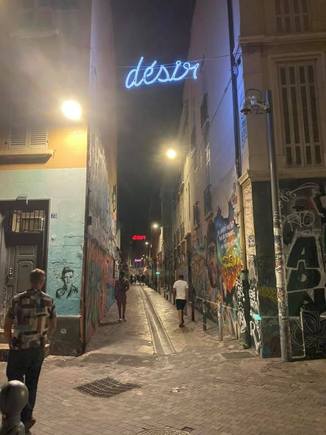 That's me in the left hand corner, acting all hipster in Cours Julien