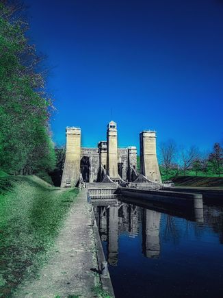 Peterborough lift lock
