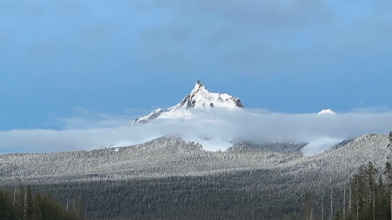 Mount Thielsen, first fall coat of snow.