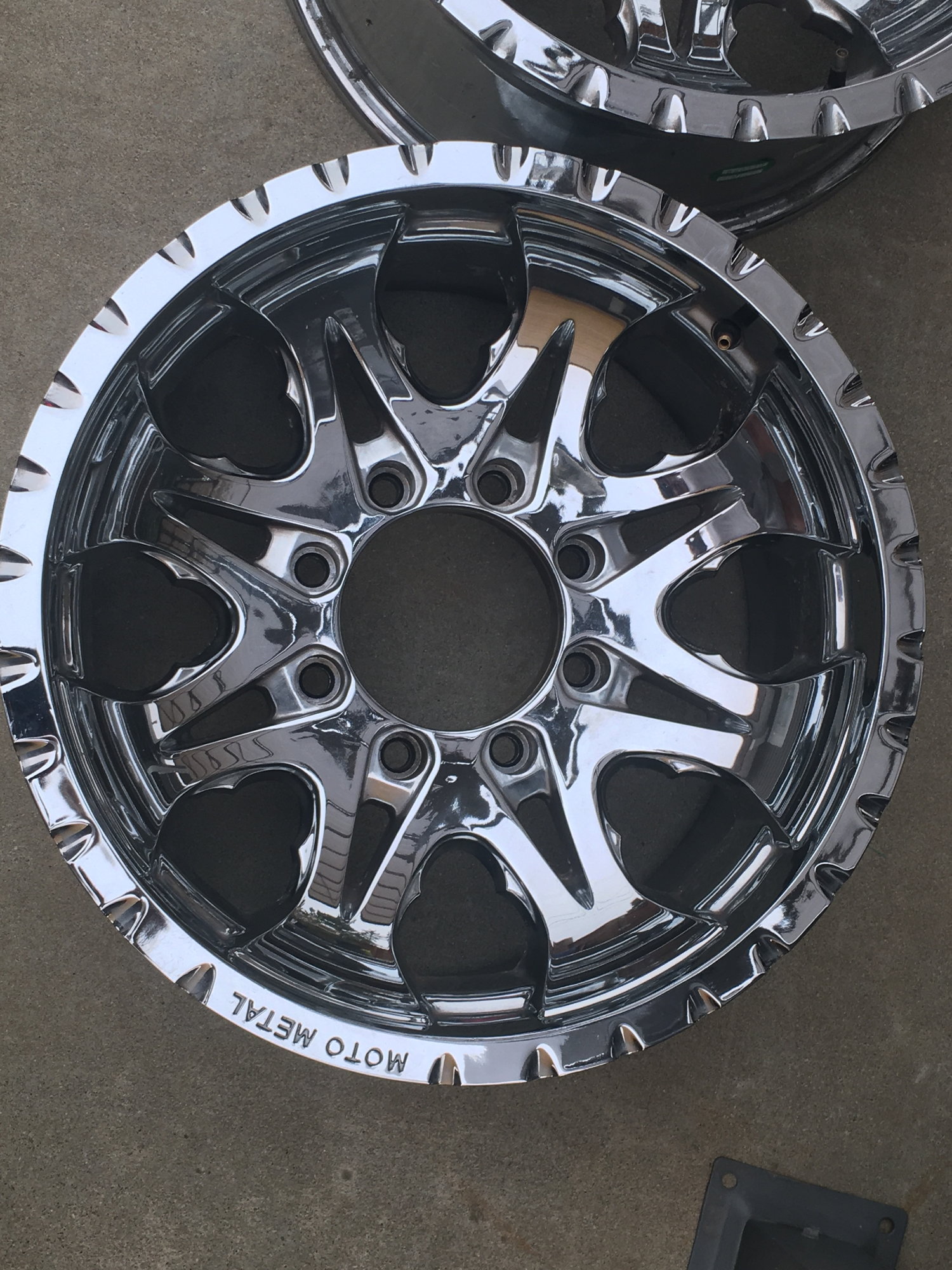 Wheels and Tires/Axles - Moto Metal MO950 18x9 Rims - 8x170 bolt pattern - Used - 1999 to 2005 Ford Excursion - 1999 to 2005 Ford F-350 Super Duty - San Jose, CA 95119, United States
