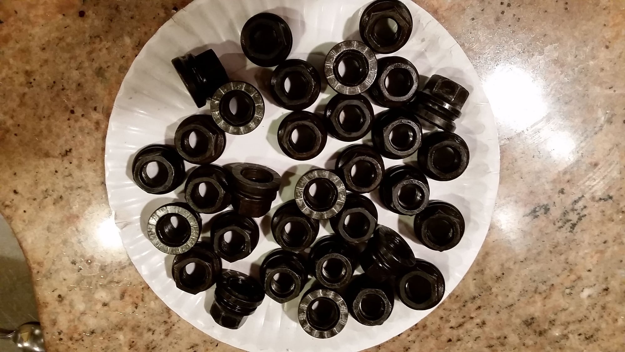 Wheels and Tires/Axles - Set of 32 lug nuts M14-1.5 for Excursion or Super Duty - Used - 2003 to 2005 Ford Excursion - Newfoundland, PA 18445, United States