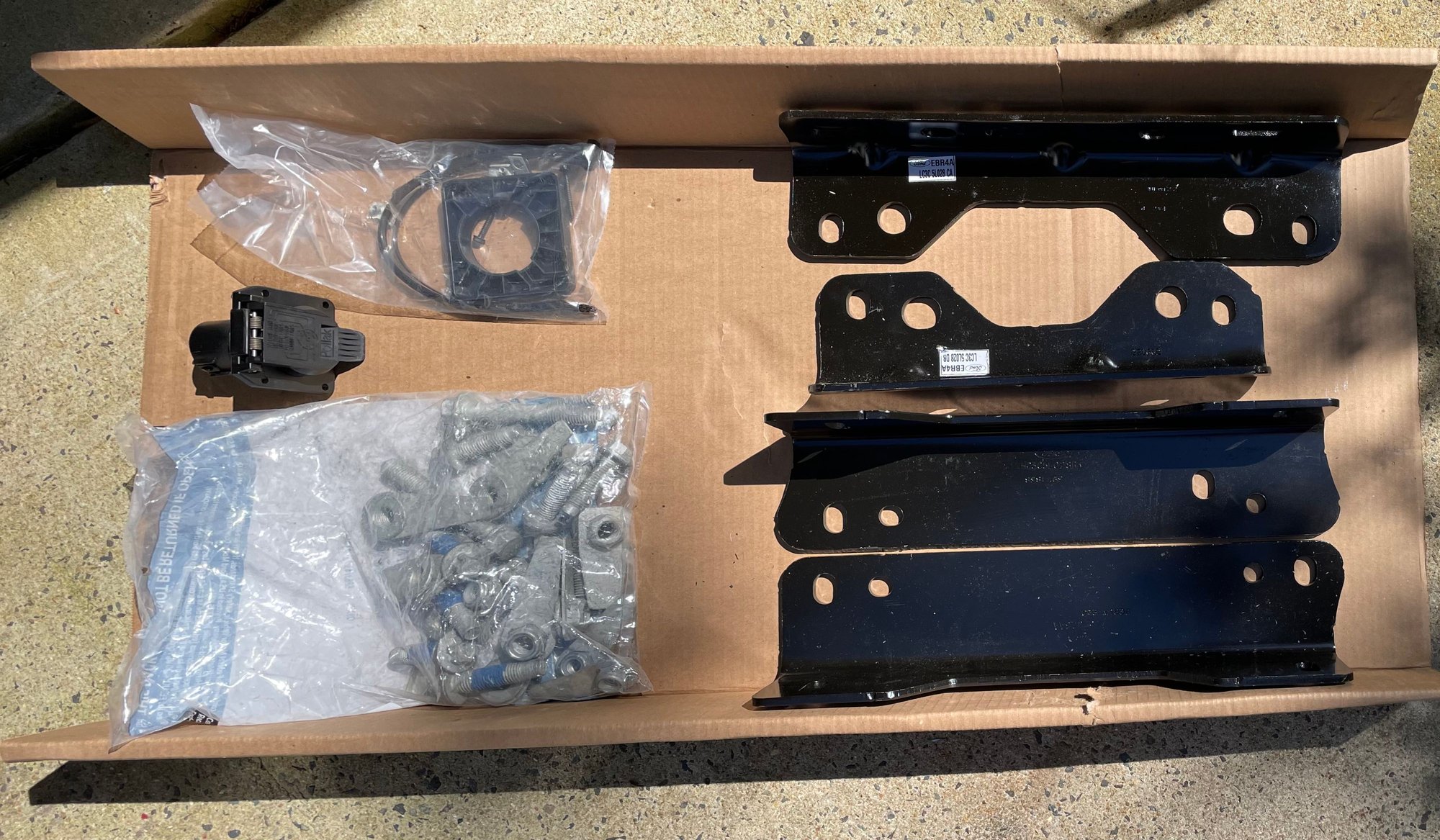 Ford LC3Z5F057A SUPER DUTY 20172022 5TH WHEEL GOOSENECK HITCH PREP