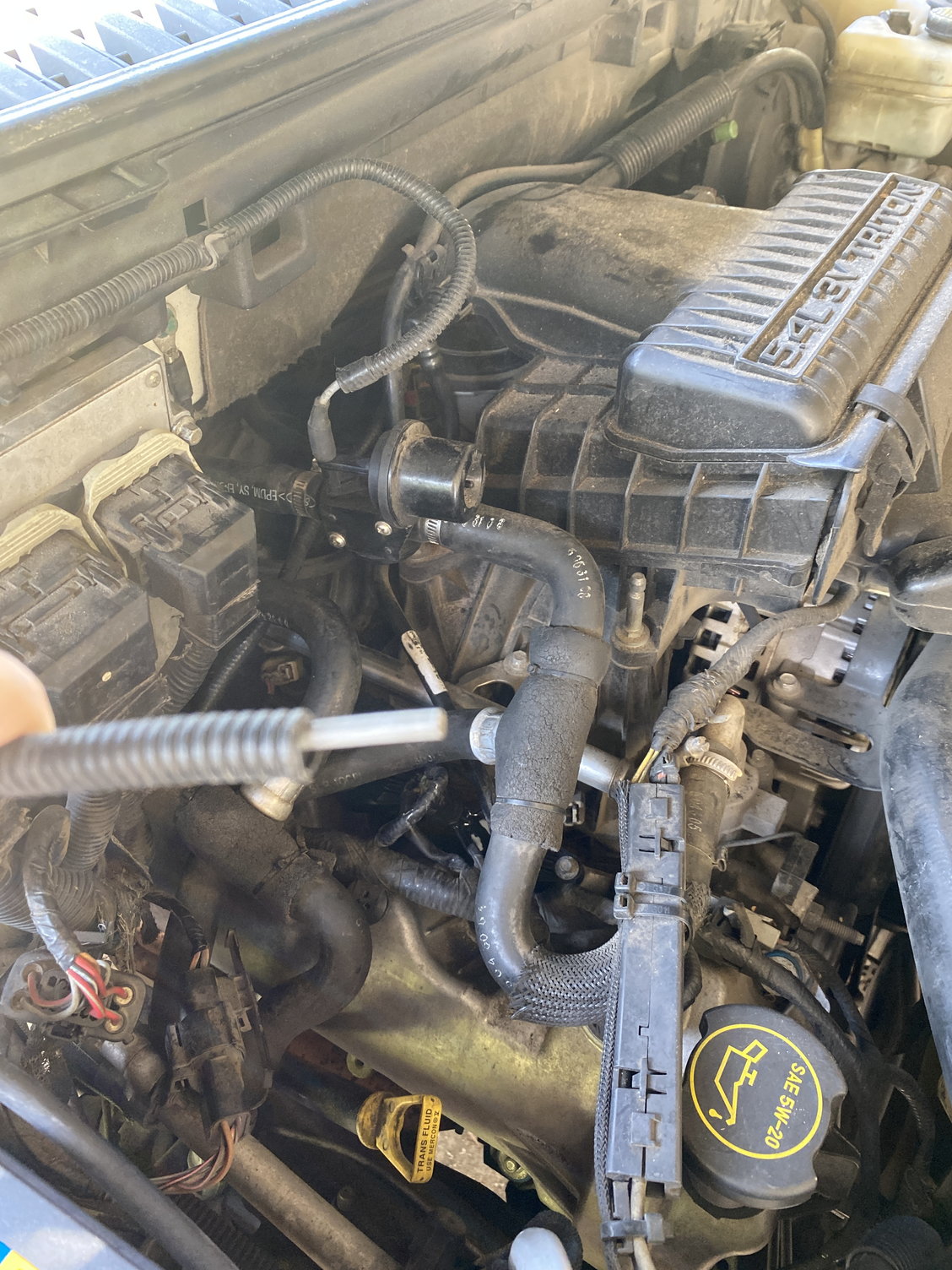 2002 ford expedition fuel pump location