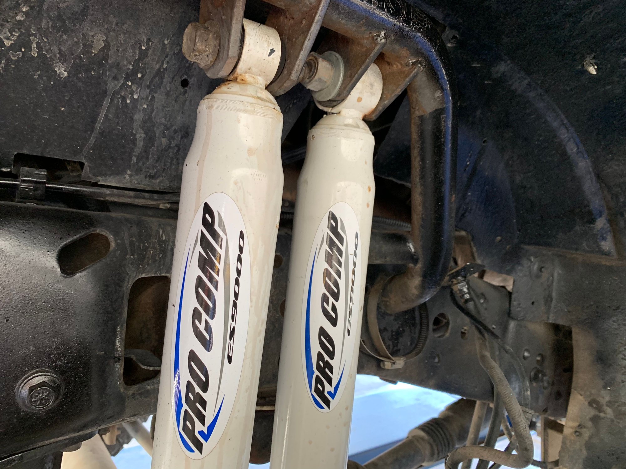 Can some help me to identify this suspension lift? Ford Truck