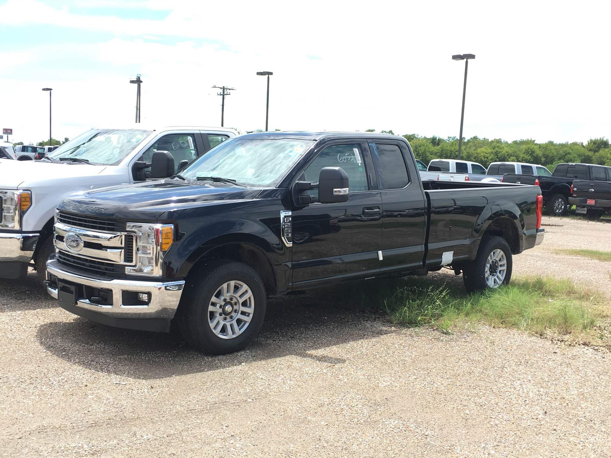 2017 F-350 CC 6.7 Dually Lariat spotted at local dealer ...