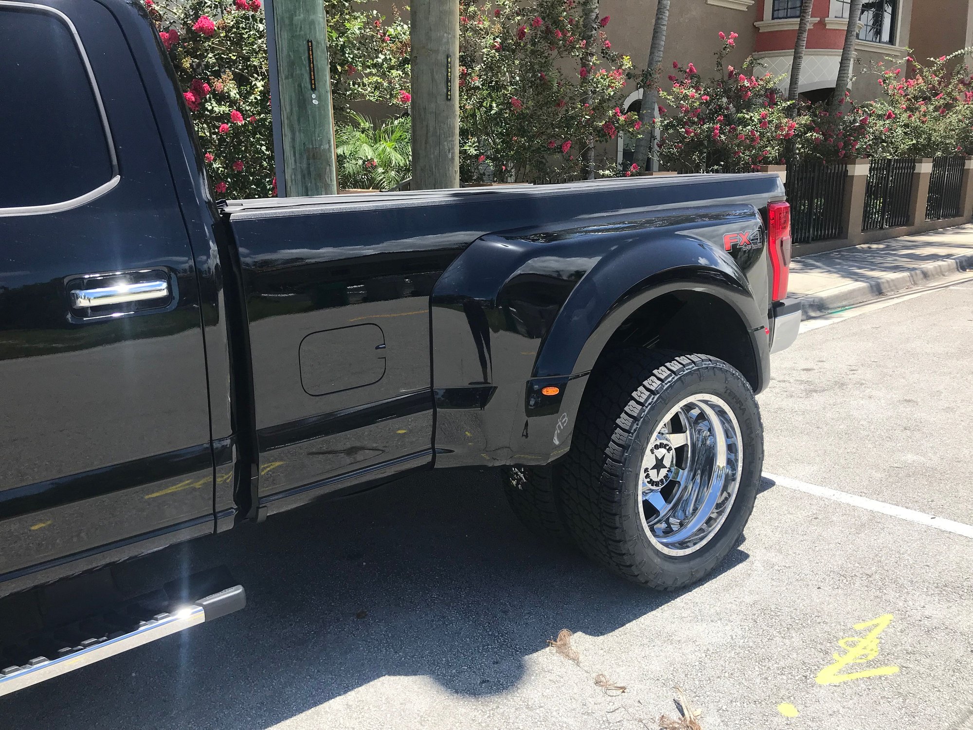 Super duty f350 dually rim/ tire upgrade pics Ford Truck Enthusiasts