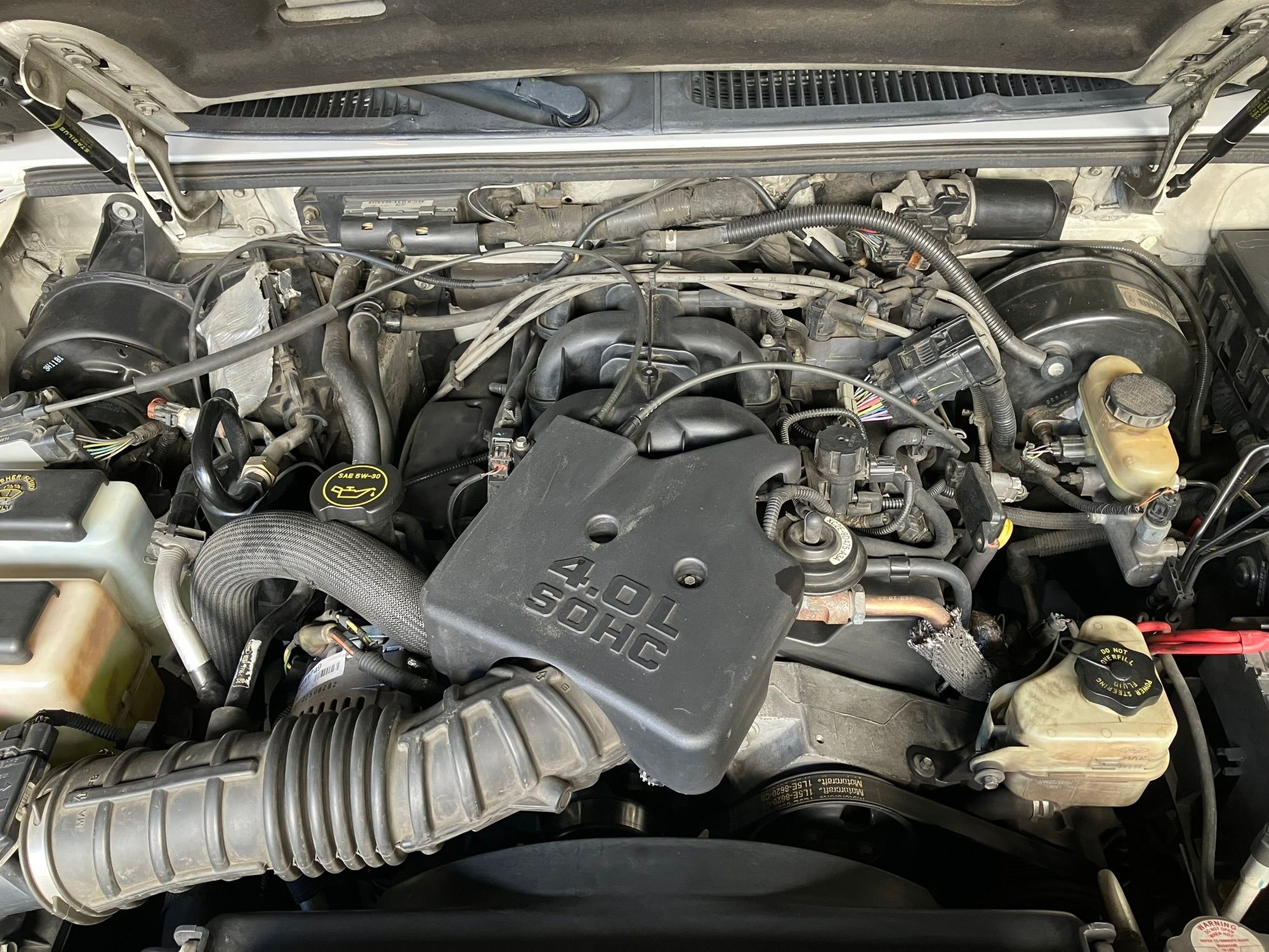 2004 Ford Explorer Sport Trac - 2004 Ford Explorer Sport Trac XLT - Used - VIN 1FMZU67K34UA15415 - 200,071 Miles - 6 cyl - 2WD - Automatic - SUV - White - San Diego, CA 92037, United States