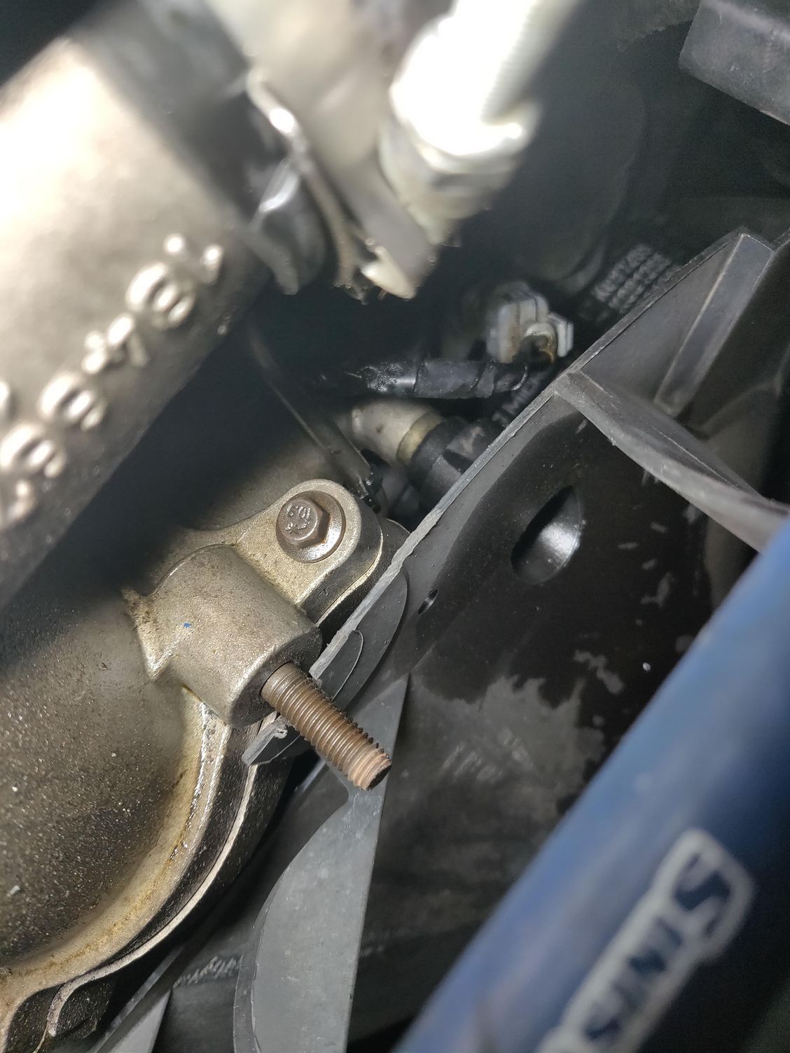 Oil spray under hood coming from fan shroud - Ford Truck Enthusiasts Forums