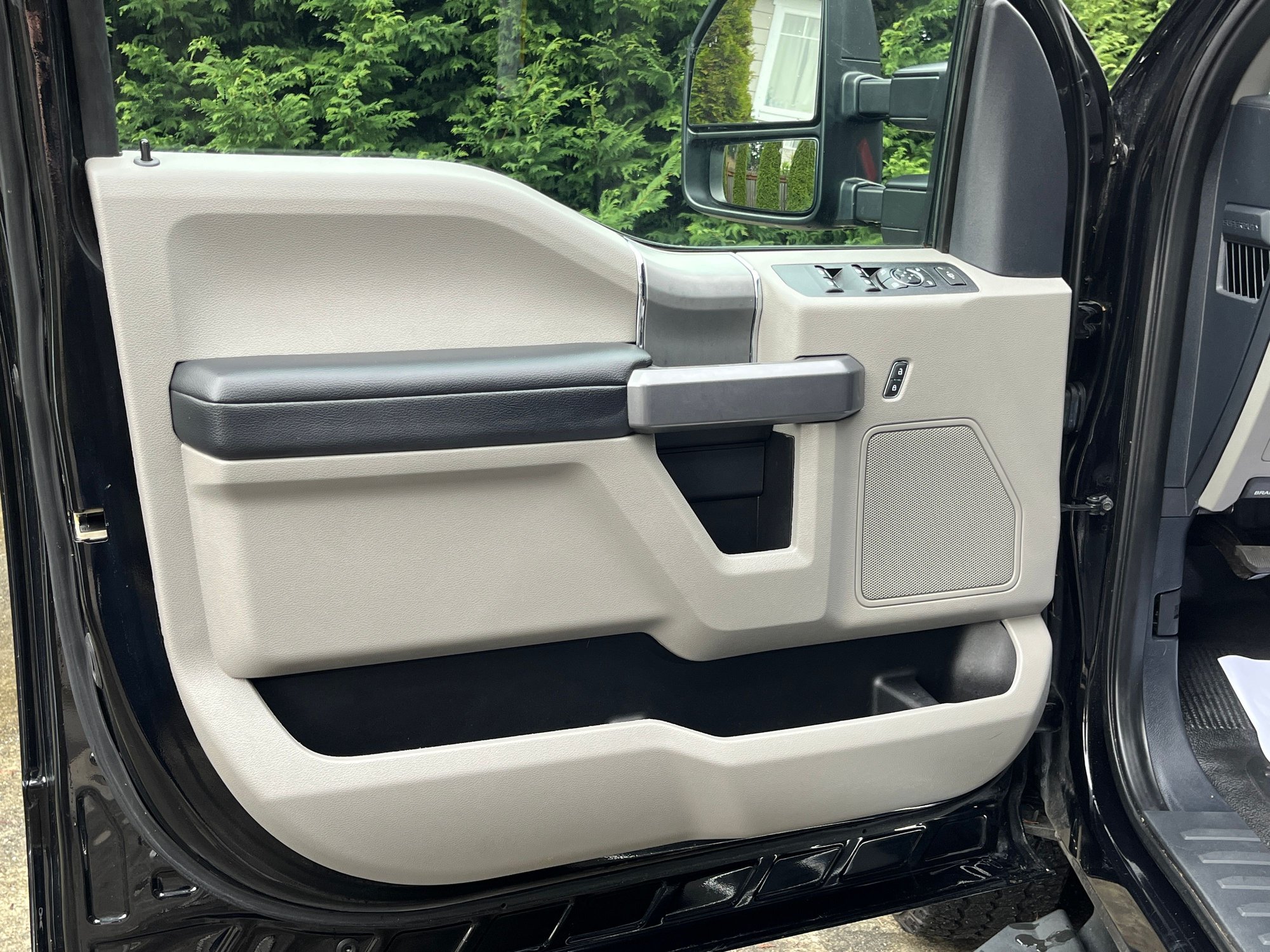 2022 Ford F-350 - 2022 F-350 XLT Crew 4x4 6.7 Powerstroke | FX4 | 22,496 mi | South Seattle | $57,900` - Used - VIN 1FT8W3BT4NEE79768 - 22,496 Miles - 6 cyl - 4WD - Automatic - Truck - Black - Seattle, WA 98118, United States