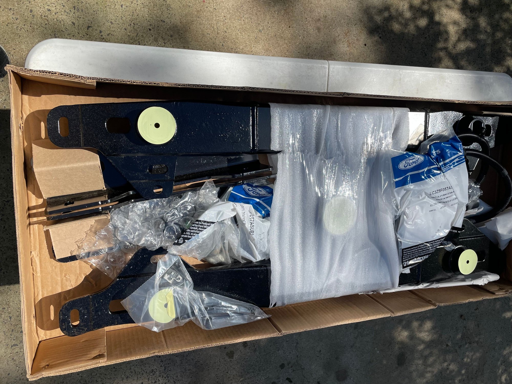 Ford LC3Z5F057A SUPER DUTY 20172022 5TH WHEEL GOOSENECK HITCH PREP