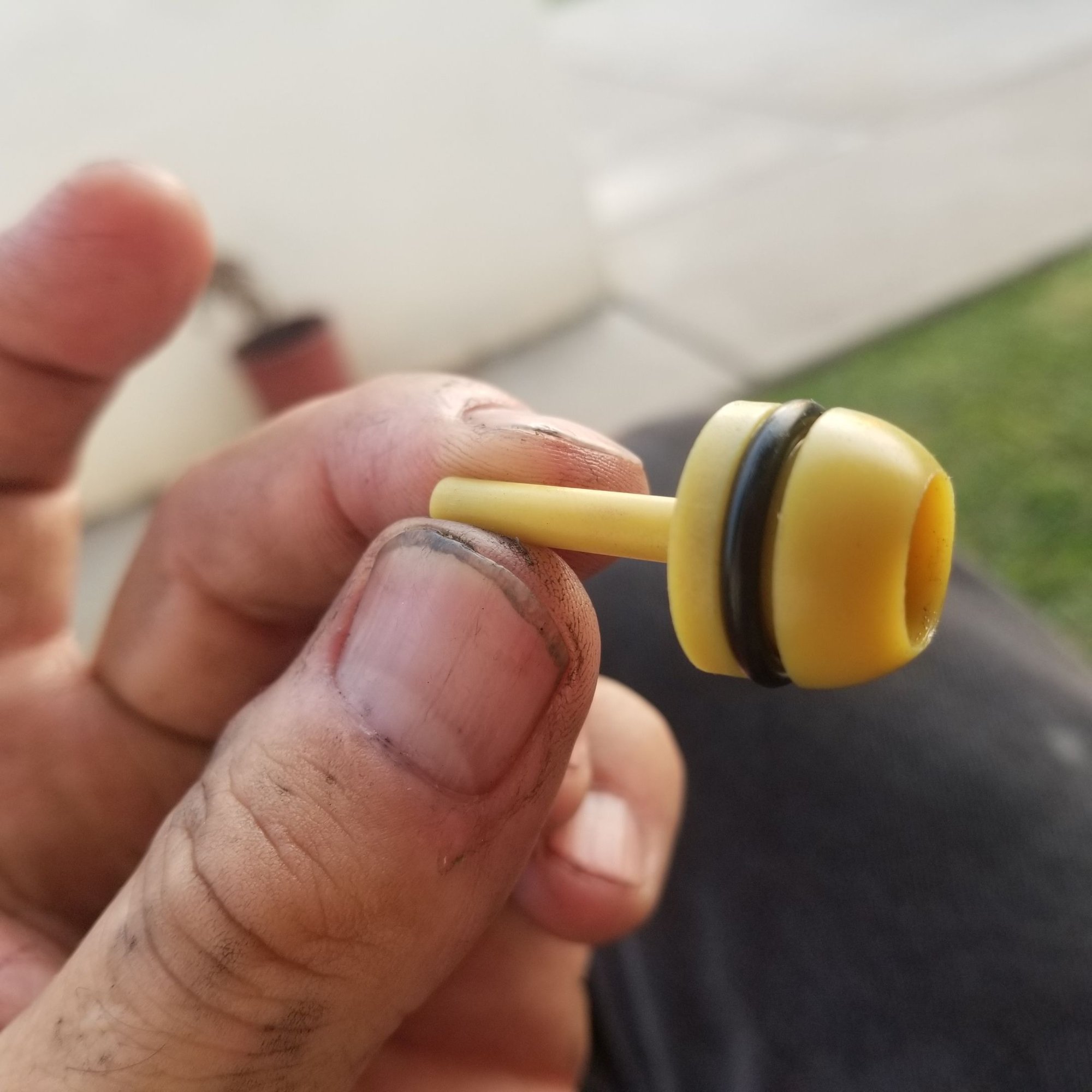 2003 E350 transmission yellow plug in old oil .Where does it go ? pics