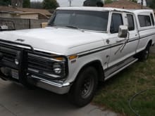 1977 F-350 crew cab long bed 2wd. Finally found my unicorn. She's in pretty decent shape other than the roof needing to be replaced including drip rails. Surprising enough there isn't any rust in the floor boards front or back. Rebuilt 460 and what I would assume a c6. I have a buddy that's a fabricator welder he's going to come over and see where we should start on replacing the roof and drip rails.
