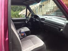 89' BKO seats and console in a 92' Extended Cab.