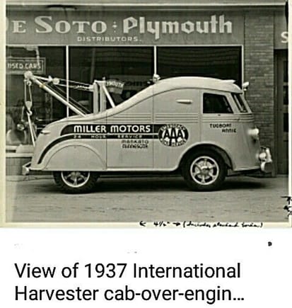 1937 IH COE tow truck