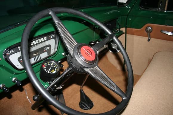 Steering wheel with RF Horn Button mounted and working in the truck