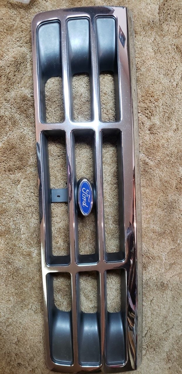 Exterior Body Parts - For Sale:  Ford F series 1992-1996 OEM chrome grill - Used - 1992 to 1997 Ford F-150 - Aurora, CO 80046, United States