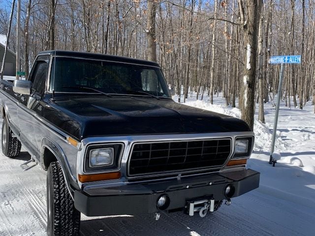 1977 Ford F-250 - Very clean 1977 F250 - Used - VIN F26SRY64653 - 8 cyl - 4WD - Automatic - Truck - Black - Baileys Harbor, WI 54202, United States