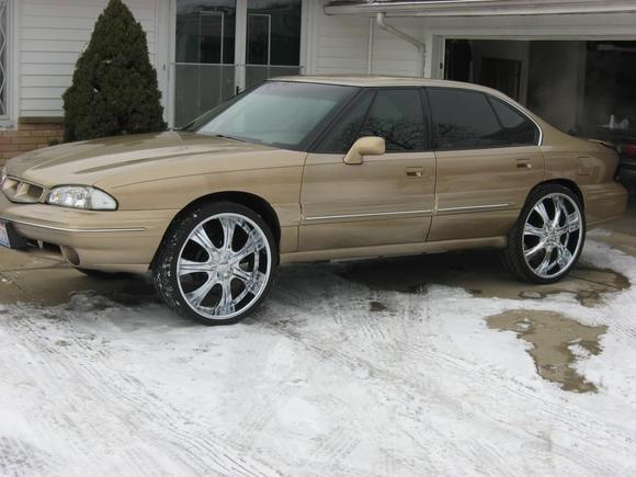 24" wheels hahaha it looks ridiculous