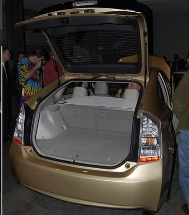 2010 Toyota Prius Open Rear Hatch Wide