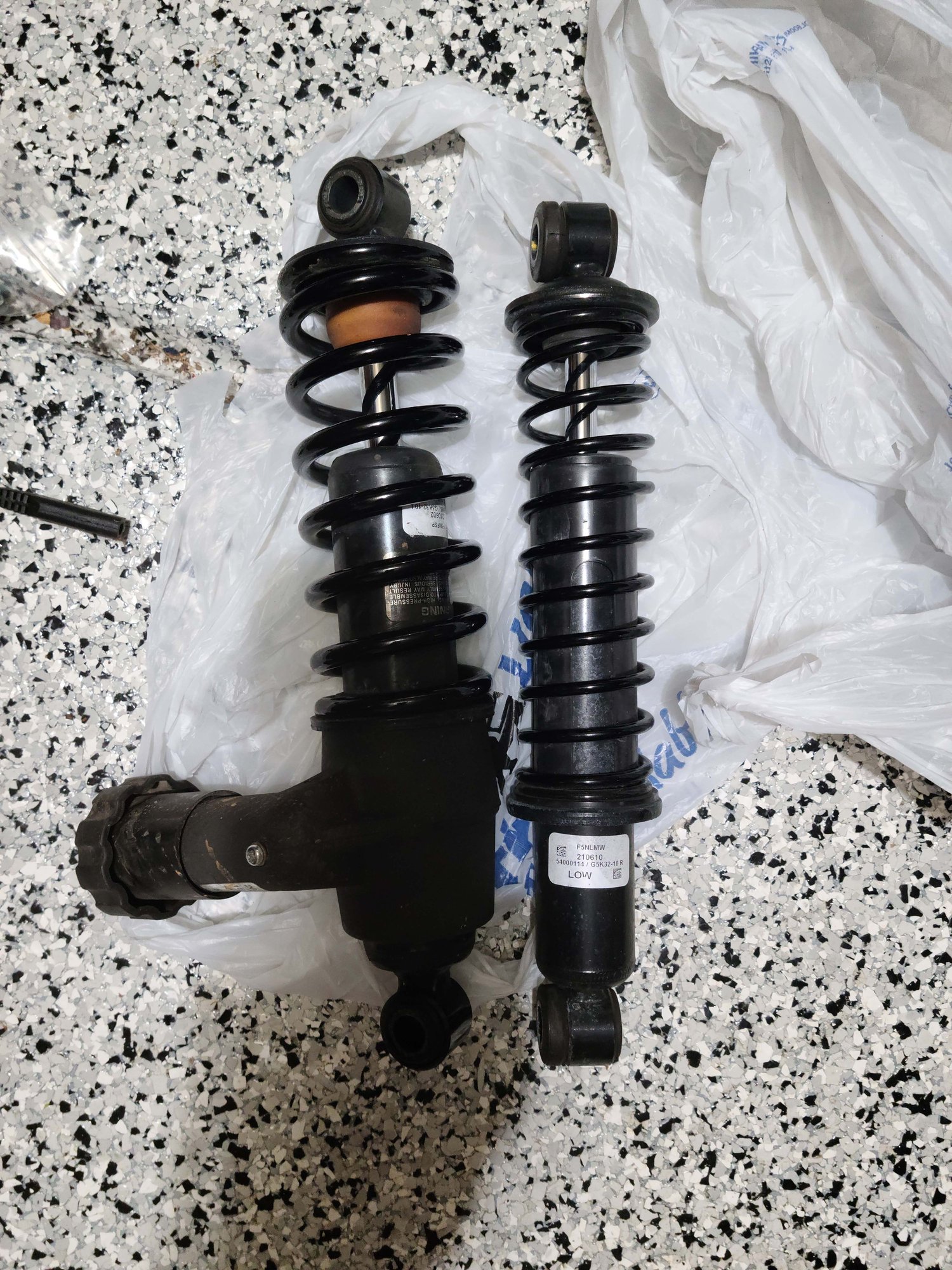 FS 2021 Street Glide Special Stock Shocks Harley Davidson Forums
