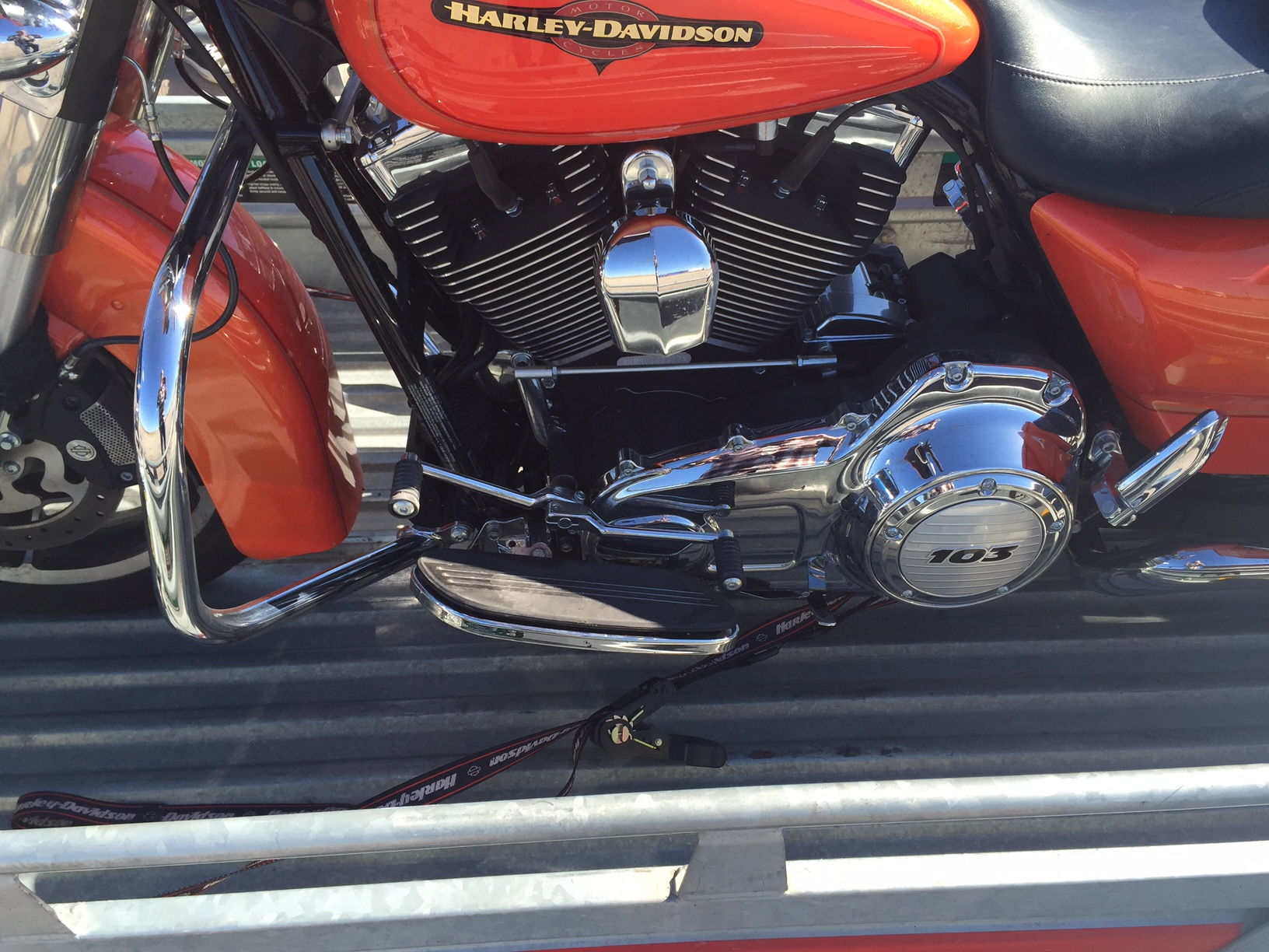 how to tie down a harley motorcycle on a trailer