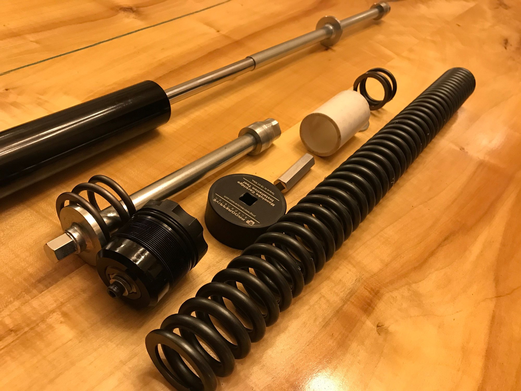 Progressive High Performance Fork Cartridge Kit For Harley Dyna