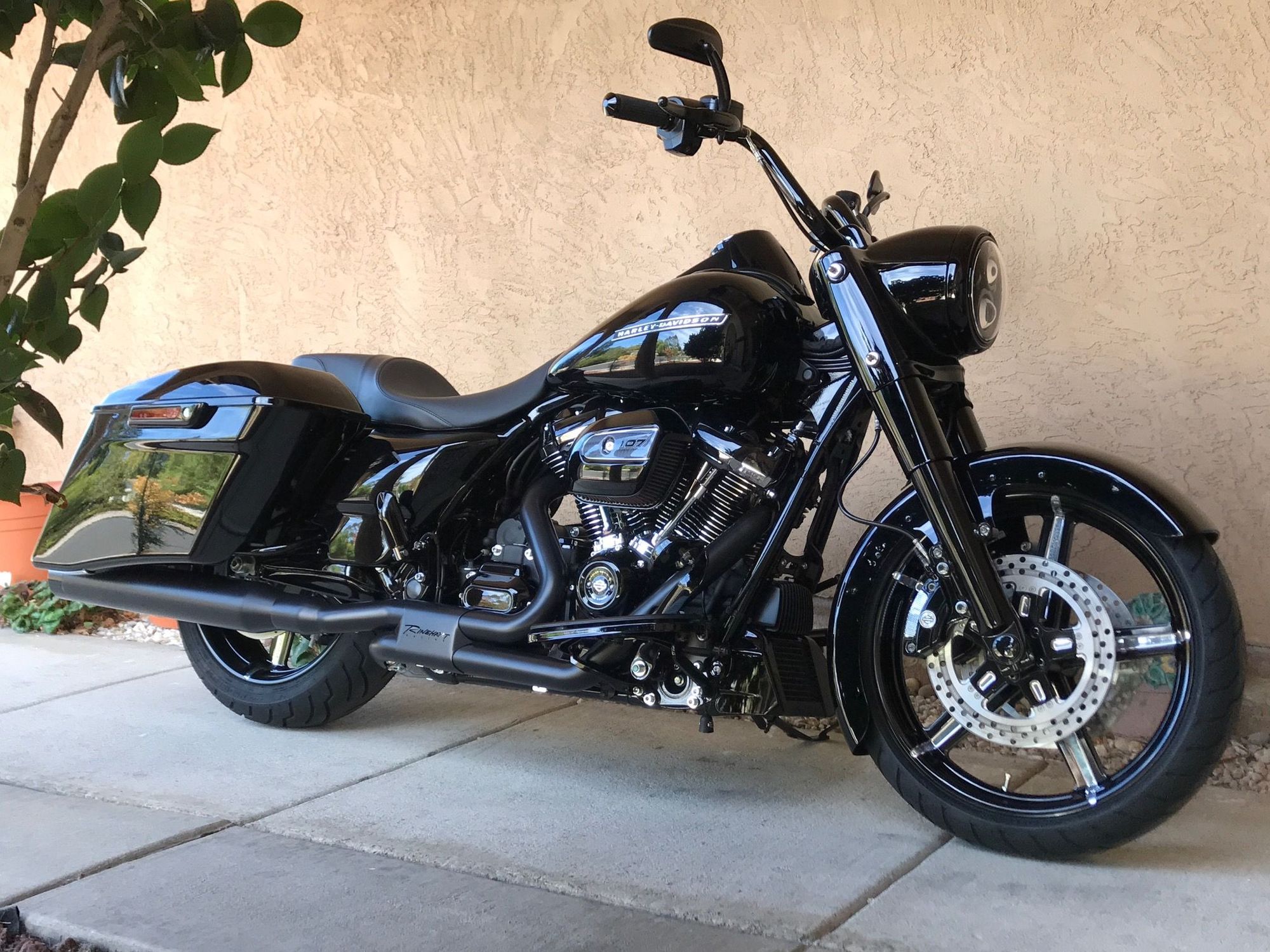 Harley vivid black custom wrapped front fender Harley Davidson Forums