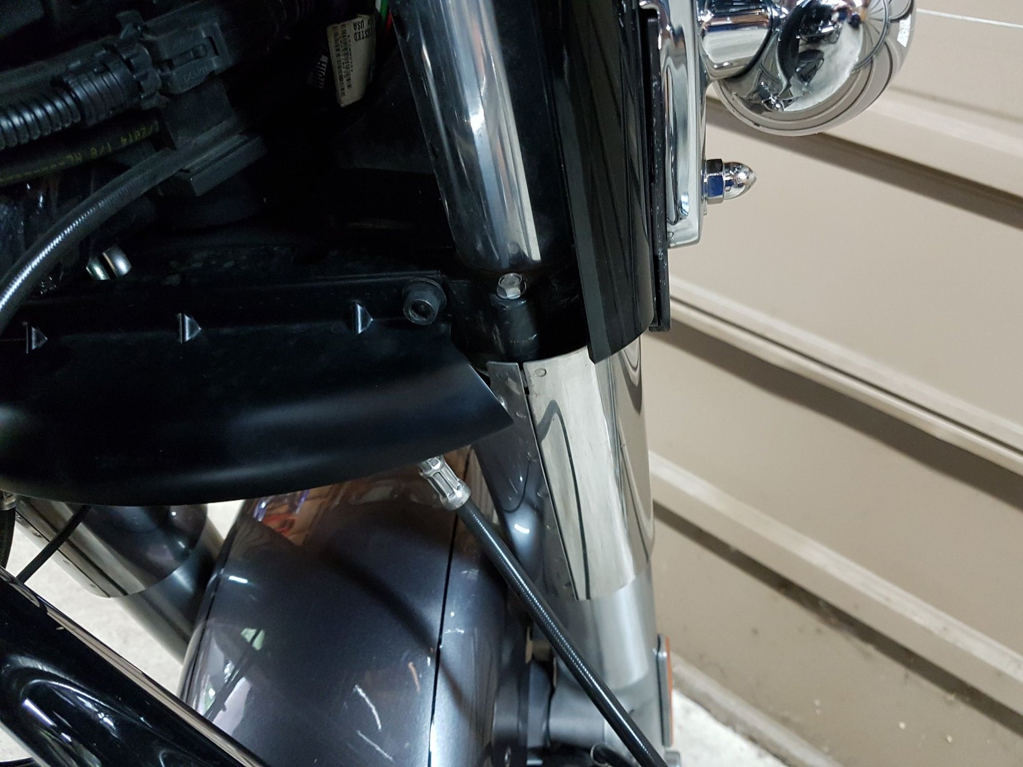 Lower triple tree wind deflector and head buffeting Harley Davidson Forums